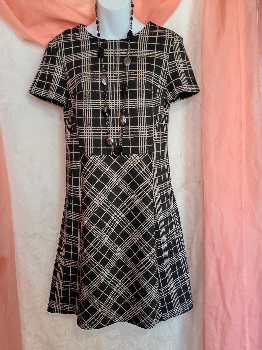 Calvin Klein Ladies Black and Cream Plaid Midi Dress Sz 2